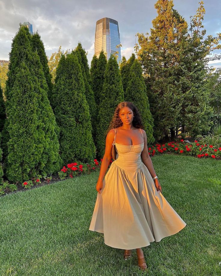 Vintage Elegant Solid Mid Length Evening Dress - View 2 | FashionDia