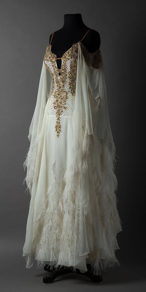 Unique Spaghetti straps Beaded Crystal Wedding Dress, Long Sleeves Feather Chiffon Wedding Dresses fg7186