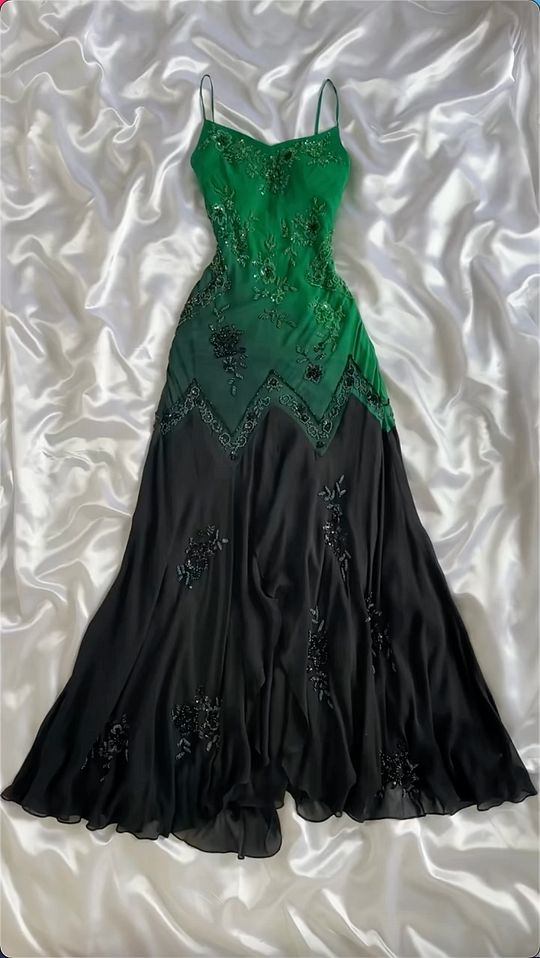 Charming Straps Beading Vintage Formal Long Prom Dress Evening Dress fg7118 - VelvetHem