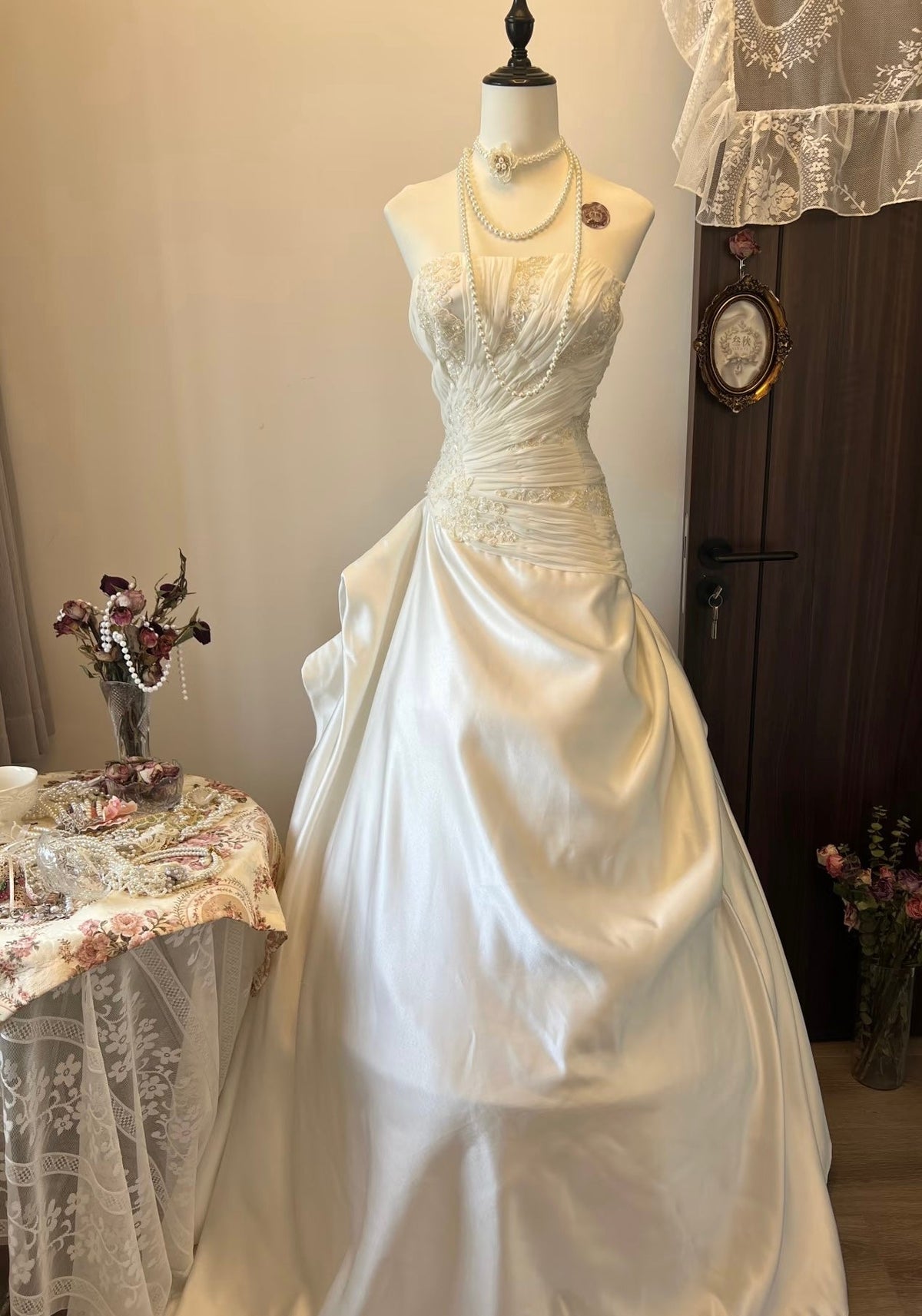 Strapless A Line Satin White Wedding Dress Applique Bridal Dress J7983