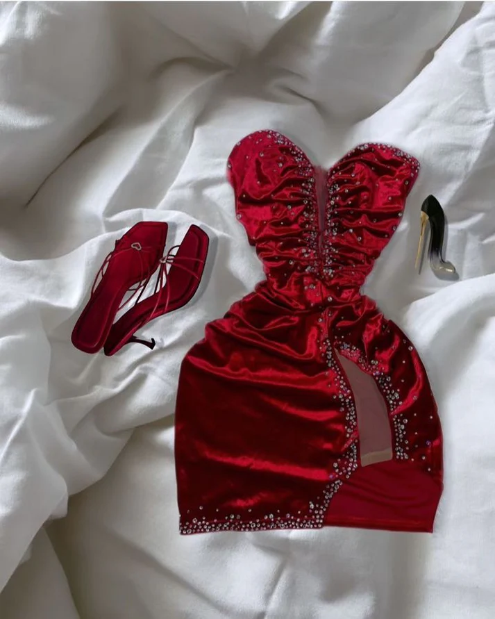 Sexy Burgundy Velvet Beaded Short Birthday Outfits Homecoming Dress Y7703 - View 3 | VelvetHem