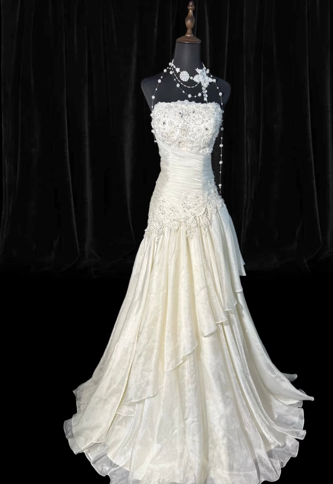 Strapless Ivory Tulle Wedding Dress Applique Elegant Gown For Bridal