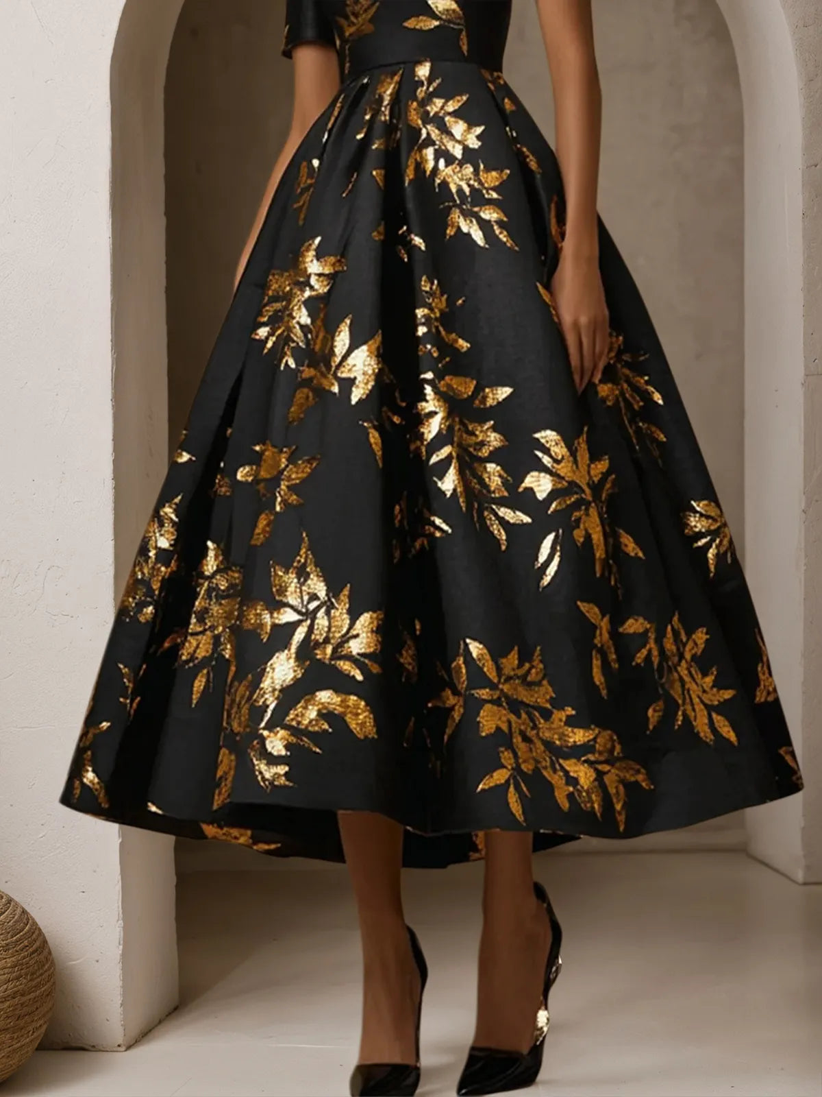 Black Gold Hot Stamping Floral Short Sleeve A-Line Maxi Dress - View 3 | FashionDia