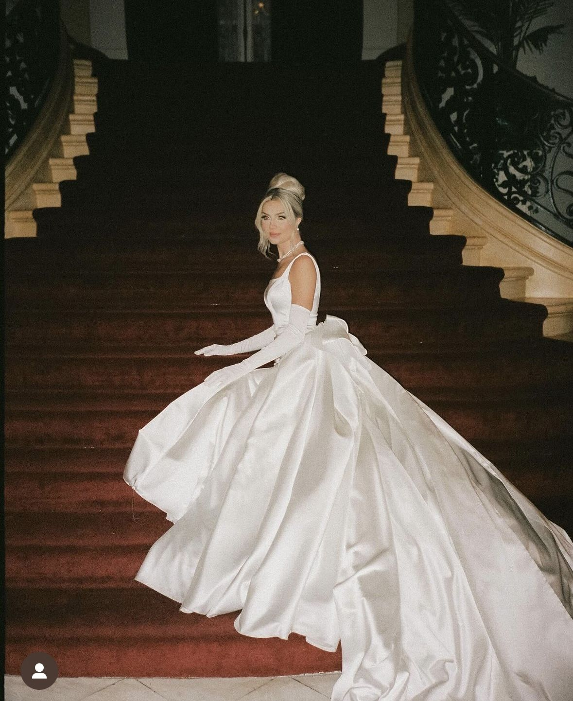 A Line White Elegant Wedding Dress Bow Knot Bridal Dress J8230