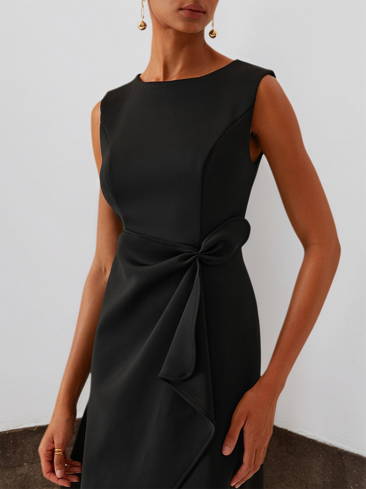Black Sleeveless Midi Elegant A-line Dress with Waist Twist for Day-to-Night - View 5 | FashionDia
