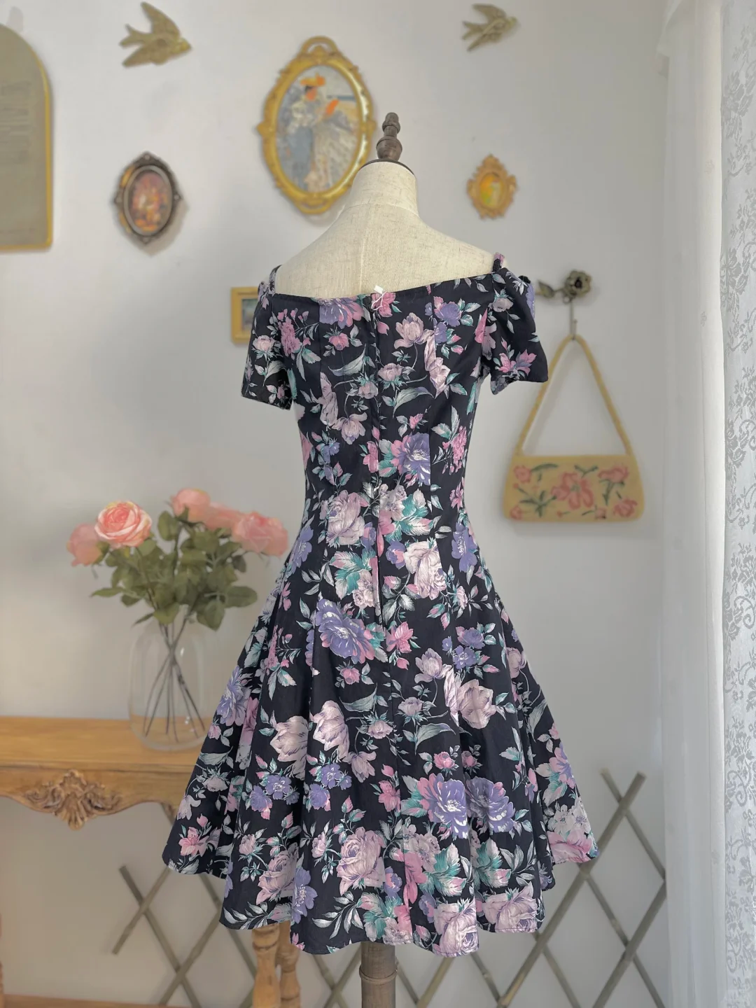 Vintage Satin Print Floral A-Line Off-the-Shoulder Homecoming Dress Short Prom Dress - View 4 | FashionDia