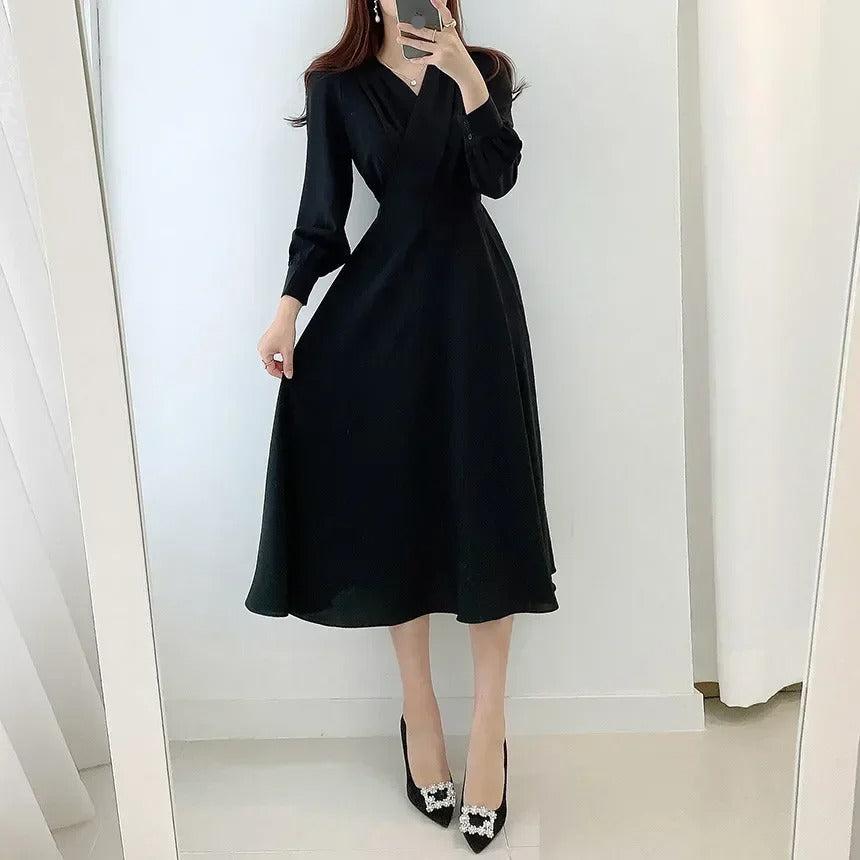 Aitana Boutique Vintage Evening Dress for Women Chic Silhouette Collection