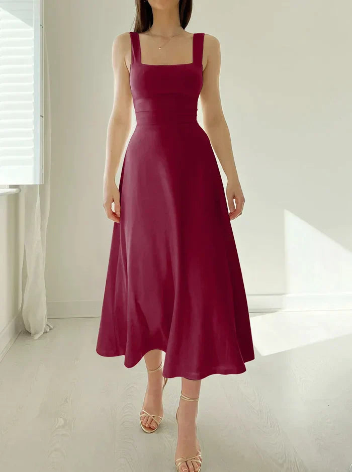 Mónica Statement Summer Dress with a Square Neckline Chic Silhouette Collection
