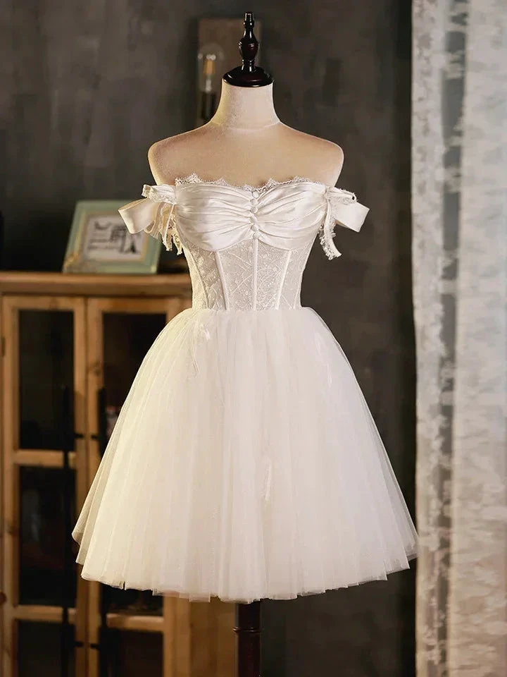 Cute White Tulle Sweetheart Beaded Homecoming Dress White Short Graduation Dresses (ZD12298)