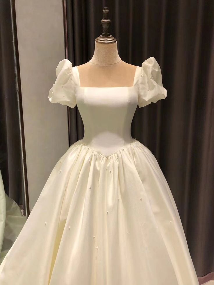 Spauare Neckline Bubble Sleeves Satin Wedding Dresses, Vintage Bridal Gown - View 2 | FashionDia