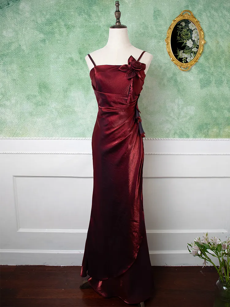 Burgundy Vintage Floral Embellished Evening Gown Charming Party Evening Dress - FashionDia