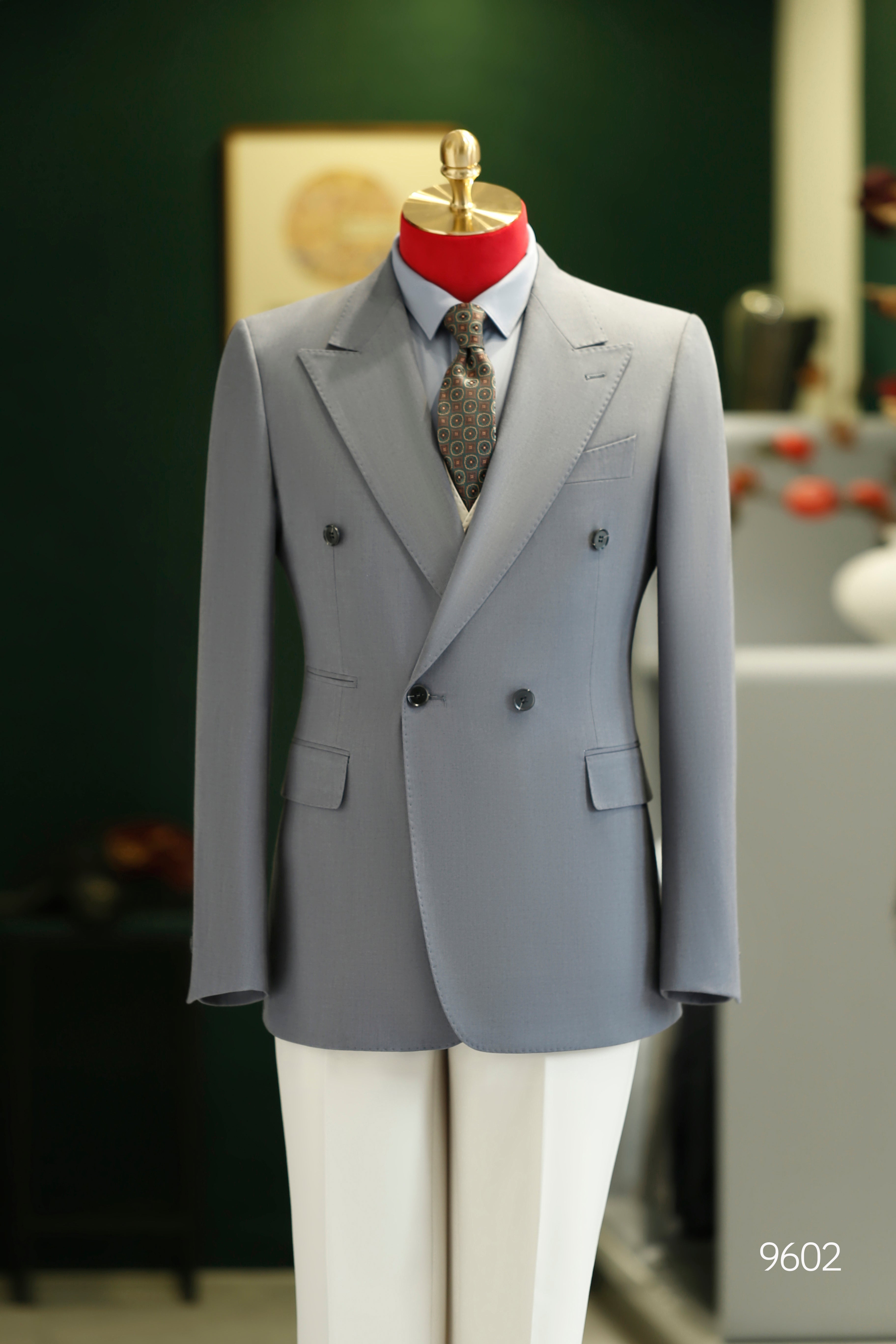 Double-Breasted Light Grey Wool Suit | Tailored Formal Groom & Business Suit by 男装