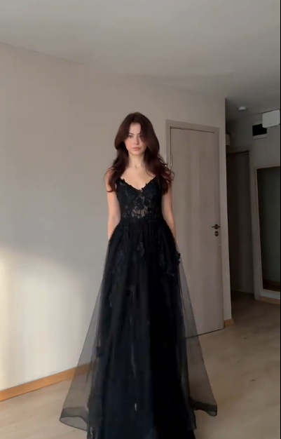 Elegant Spaghetti Straps Black Tulle Appliques Slit A-Line Long Party Dress Evening Gown - FashionDia
