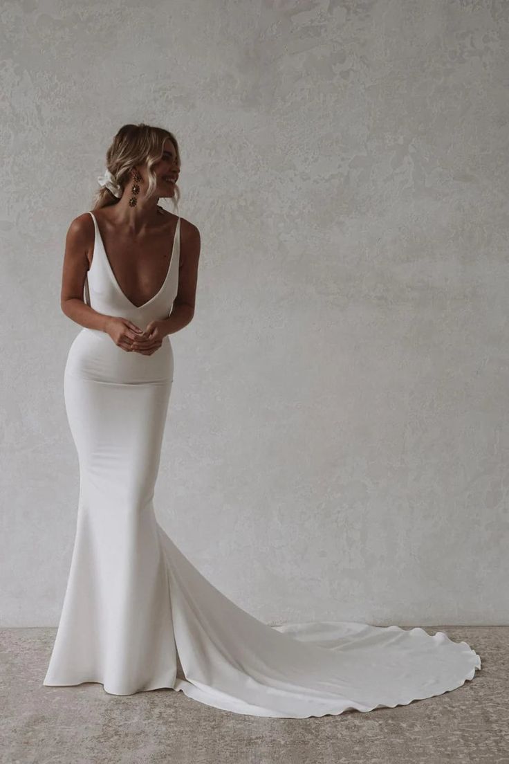 Mermaid Beach Wedding Dress Sexy Deep V-neck Backless Bride Gown fg6924