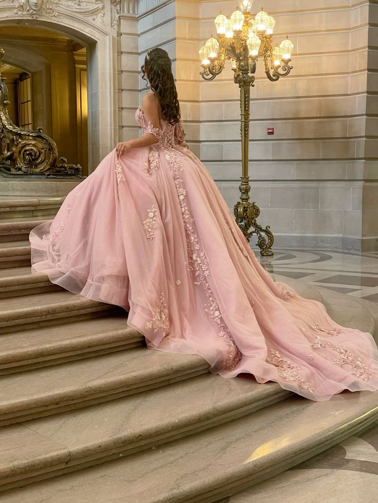Luxury Pink Tulle Quinceanera Dresses Off Shoulder Appliques Sweet 16 Ball Gown fg6889 - VelvetHem