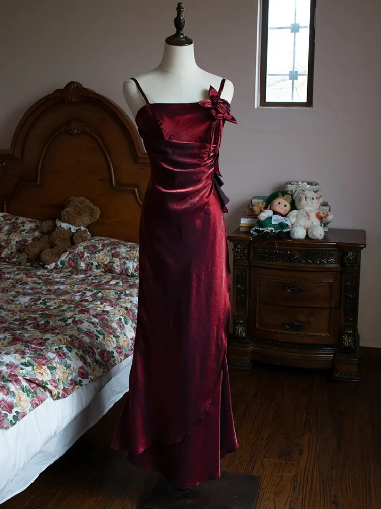 Burgundy Vintage Floral Embellished Evening Gown Charming Party Evening Dress - View 2 | FashionDia