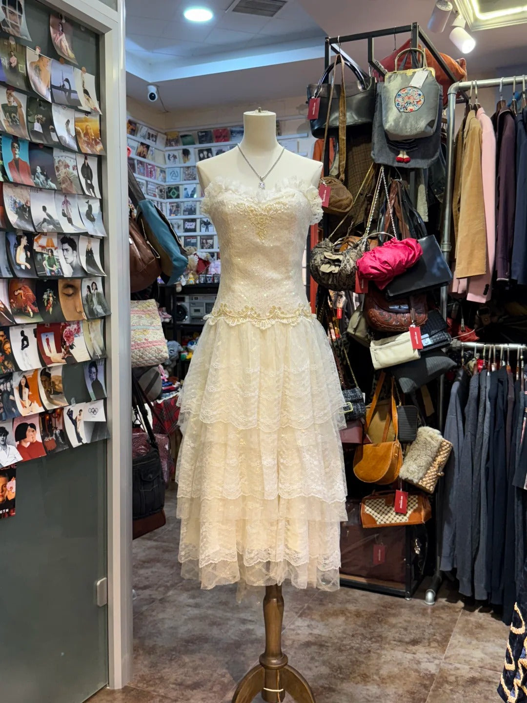 Sweet Ivory Heart-Shaped Neckline Embroidered Layered Lace Prom Dress Evening Dress