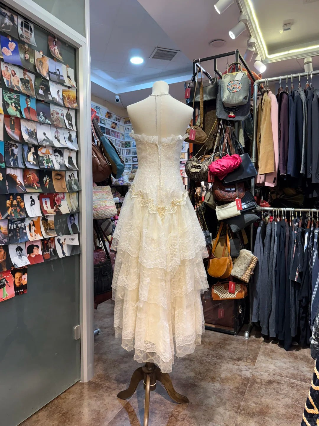 Sweet Ivory Heart-Shaped Neckline Embroidered Layered Lace Prom & Evening Dress - View 3 | FashionDia