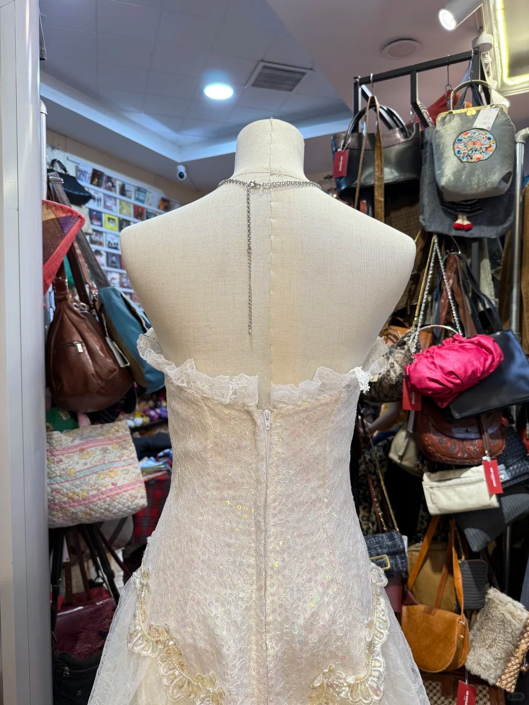 Sweet Ivory Heart-Shaped Neckline Embroidered Layered Lace Prom & Evening Dress - View 4 | FashionDia