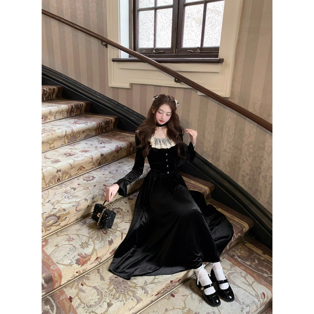 Lace-trimmed long dress - FashionDia