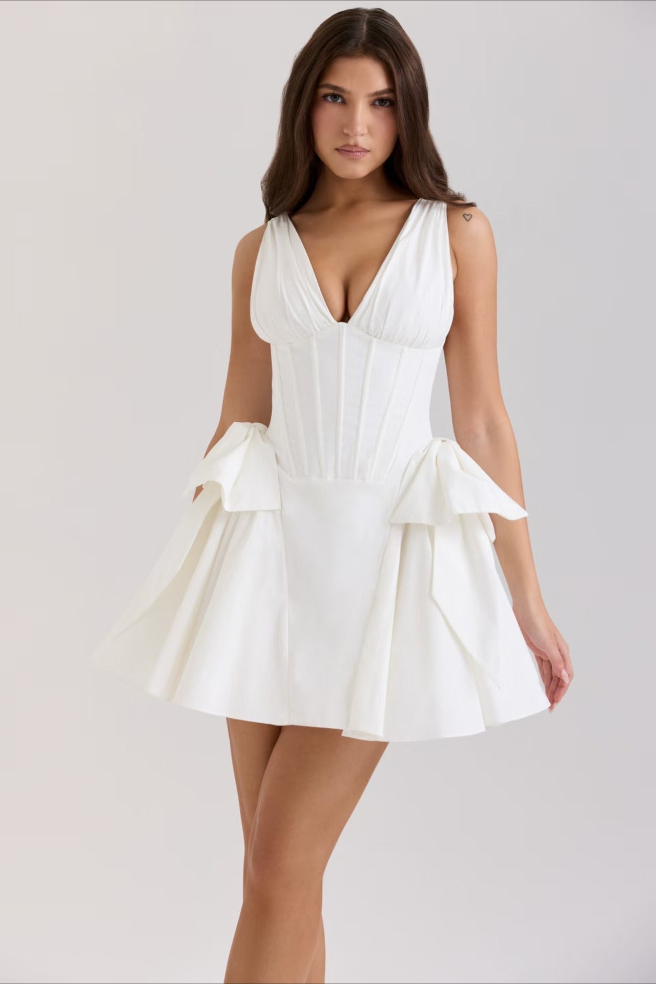 Vintage Inspired V Neck Corset Dress for Modern Fashion Wear