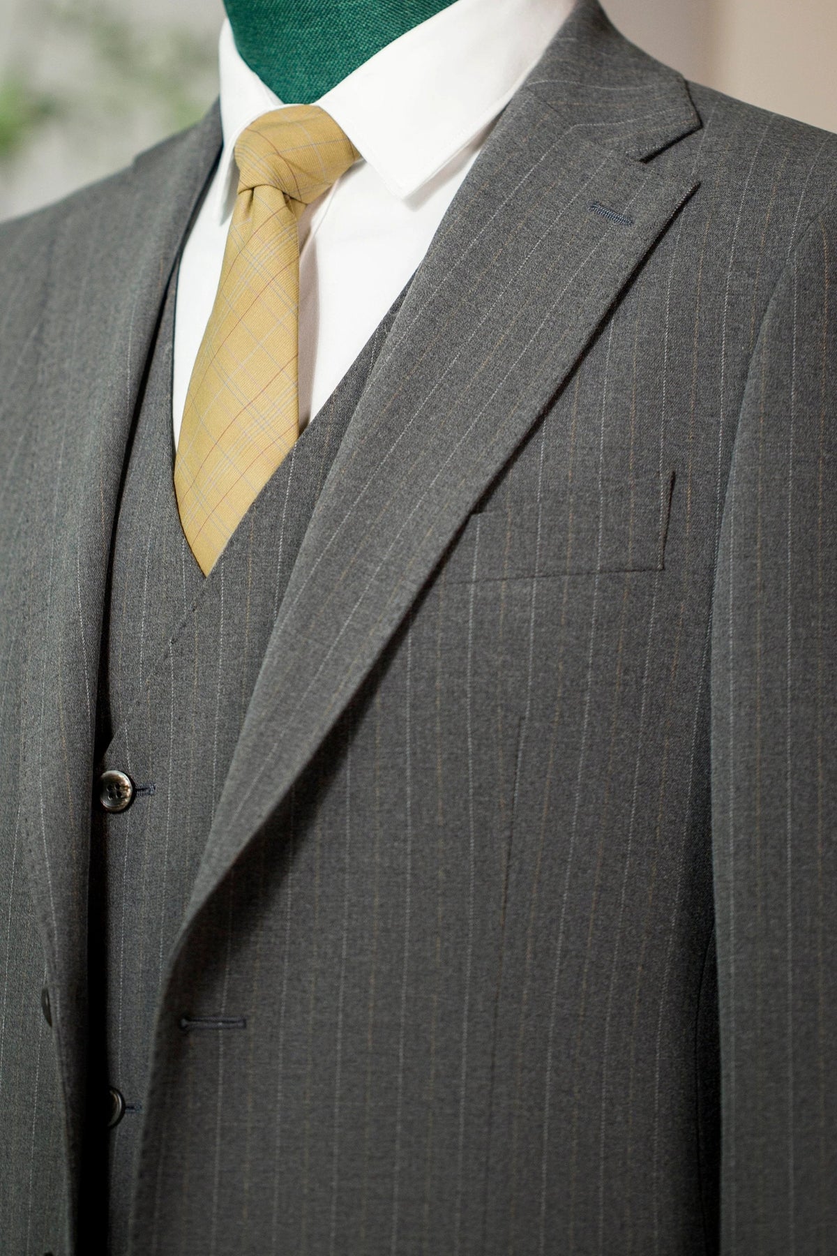 Three Piece Pinstripe Wool Suit for Groom and Wedding Events (ZD17105)