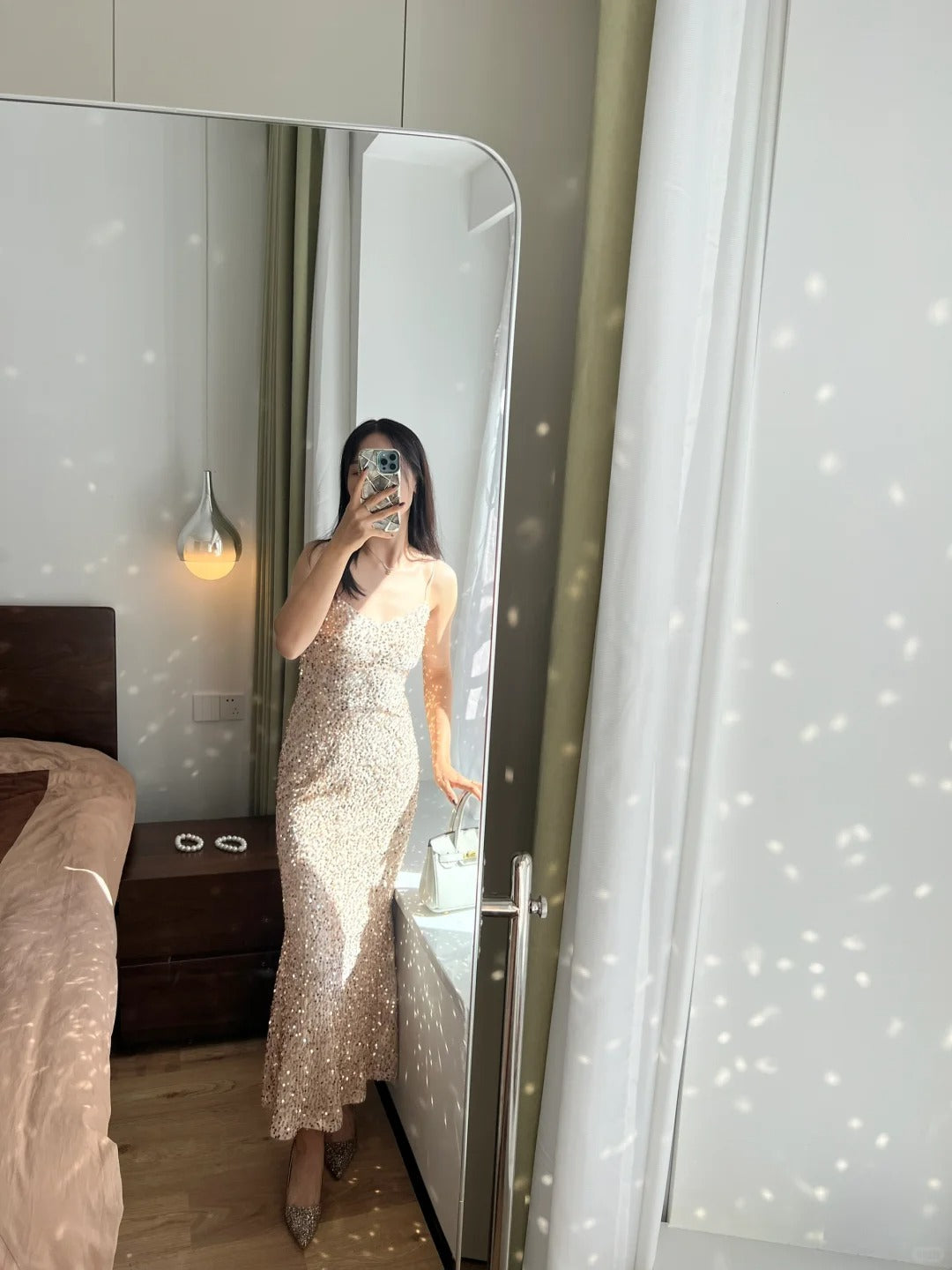 Elegant Champagne Gold Mermaid Halter V-neck Sequined Long Prom Dress Evening Dress - VelvetHem