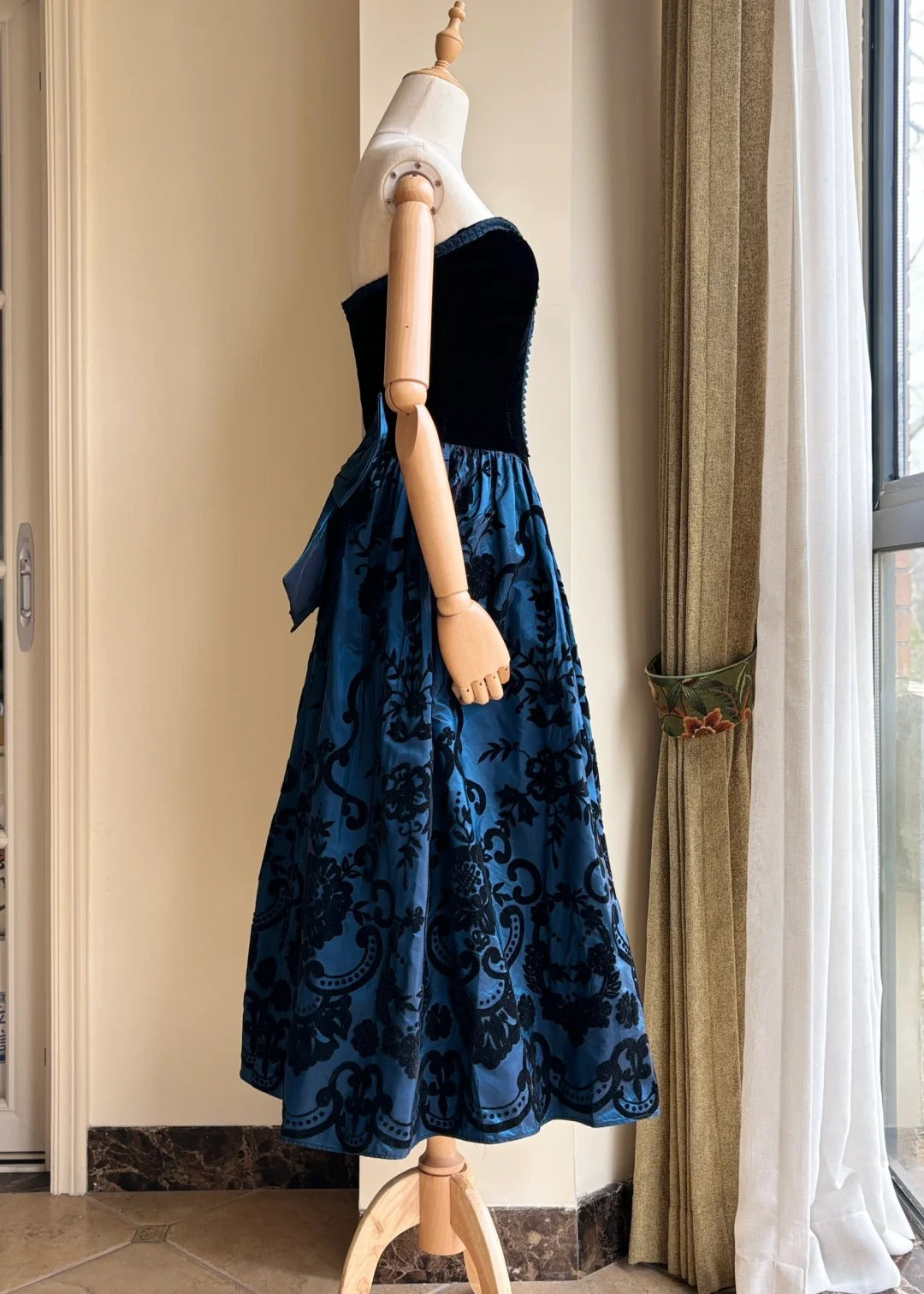 Retro Blue And Black A-Line Strapless Bow Jacquard Velvet Long Prom & Evening Dress - View 8 | FashionDia