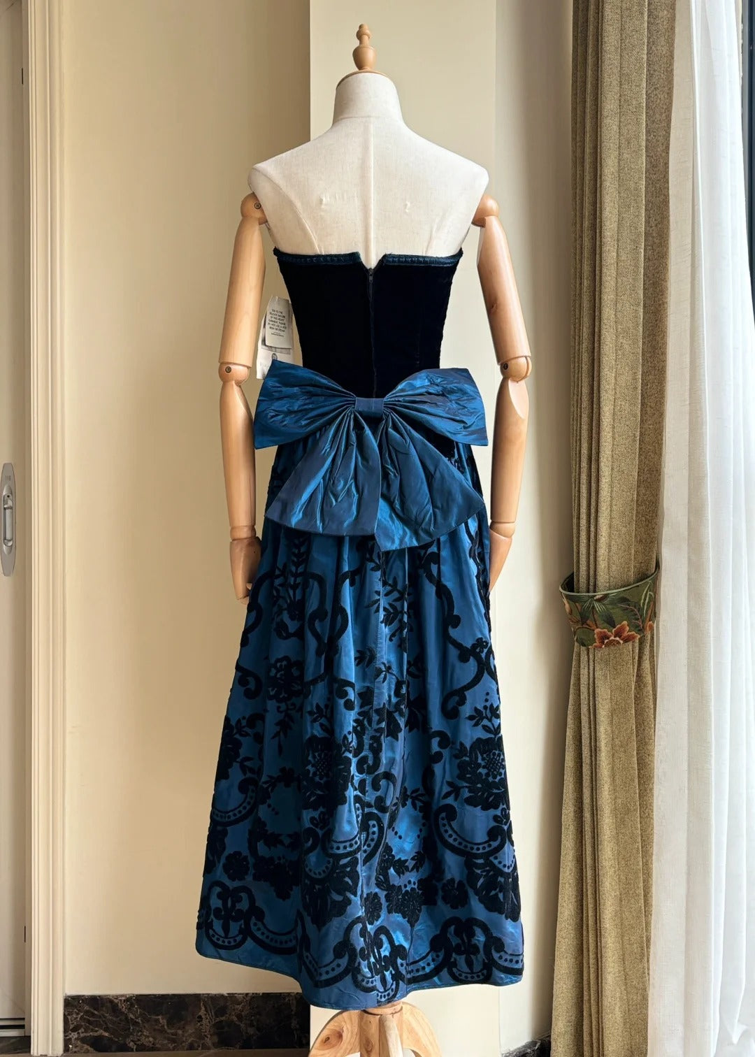 Retro Blue And Black A-Line Strapless Bow Jacquard Velvet Long Prom & Evening Dress - View 9 | FashionDia