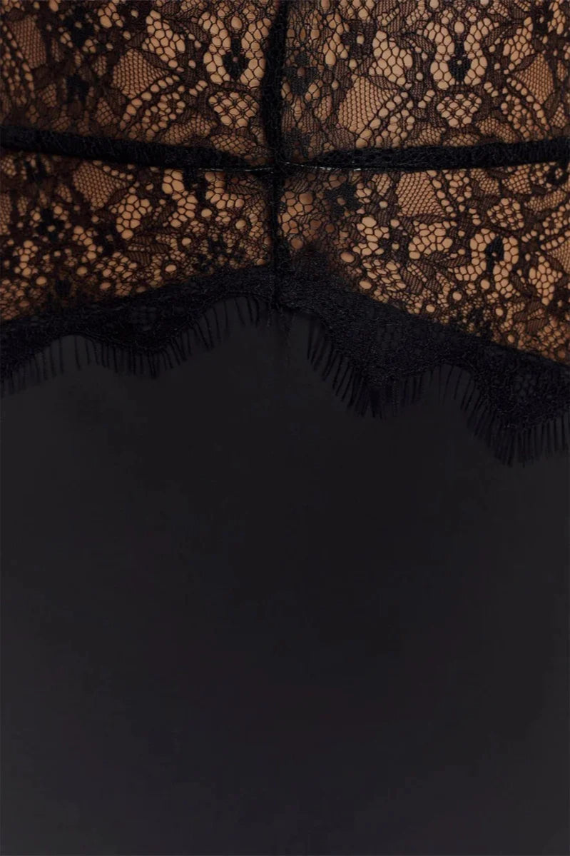 Lace Patchwork Backless Dress with Relaxed Fit and Streetwear Style