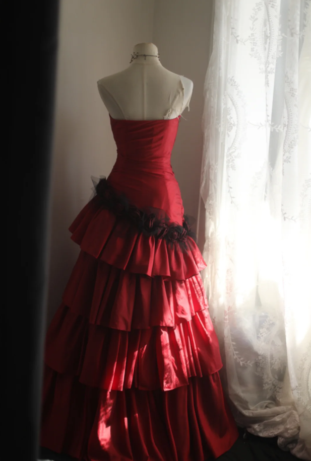 Vintage Red Strapless Satin Layered Mermaid Evening Dress Long Party Dress