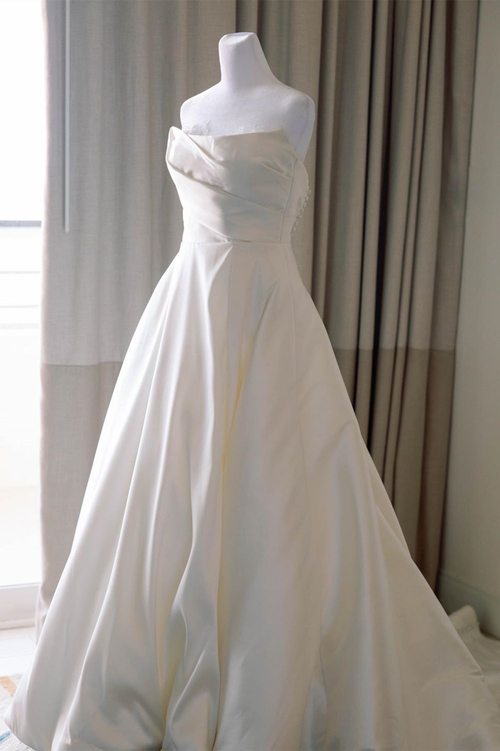Elegant A Line Strapless White Sating Long Wedding Dress with Split Front - View 3 | FashionDia