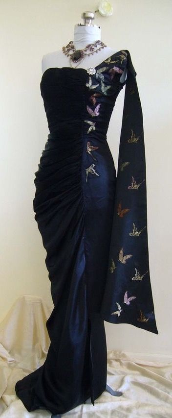 One Shoulder Elegant Long Prom Dress Pleated Evening Dress - VelvetHem