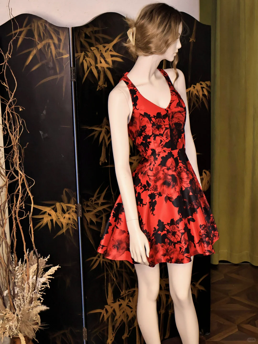Vintage V-Neck Red Satin Print Floral A-Line Birthday Party Dress Bow Backless Formal Homecoming Dress - View 3 | FashionDia