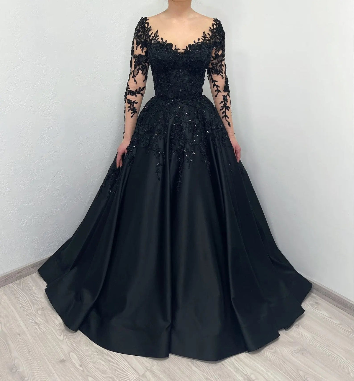 Black Luxury Gothic Wedding Dress Bridal Gown Heavy Beading ZP199
