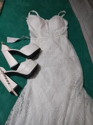 Willowby Bohemian Lace Wedding Dress Real Photo - View 9 | VelvetHem