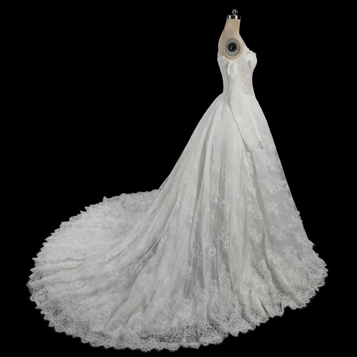 Off White Luxury Ball Gown Wedding Dress Beaded With Veil ZP035 - View 5 | VelvetHem
