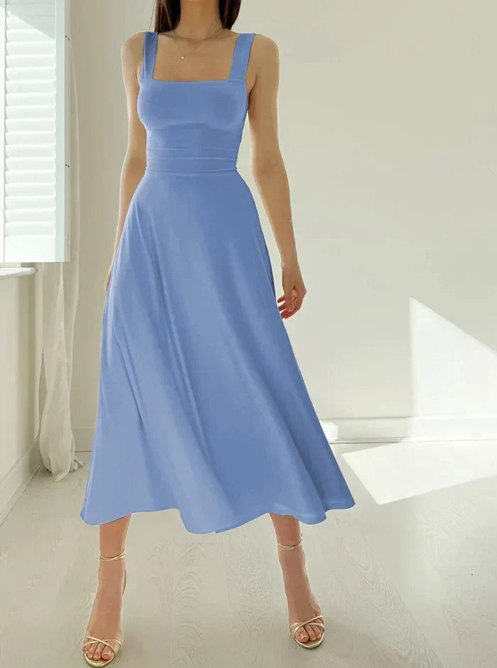 Mónica Statement Summer Dress with a Square Neckline Chic Silhouette Collection