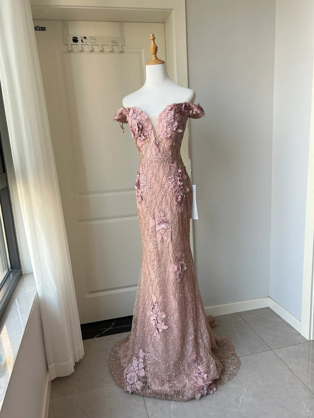 Elegant Pink Mermaid Off-shoulder 3D Floral Sequined Prom & Evening Dress - FashionDia