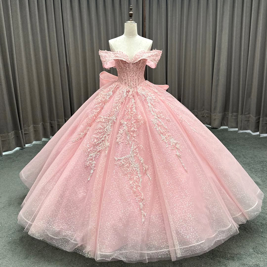 Beautiful A Line Off the Shoulder Pink Quinceanera Dress with Appliques Beading