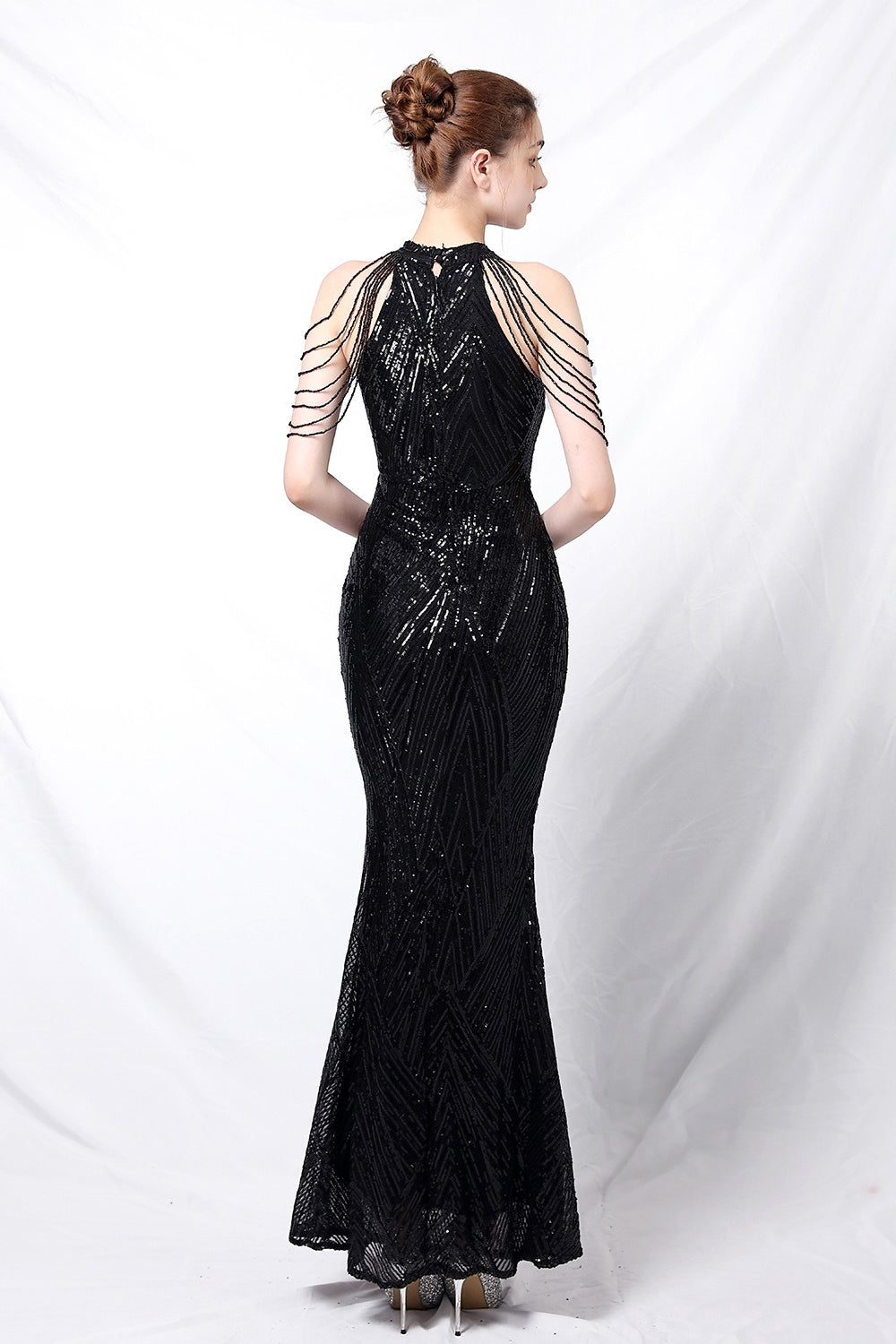 Urban Dress Inspired by Contemporary Streetwear Fashion 9