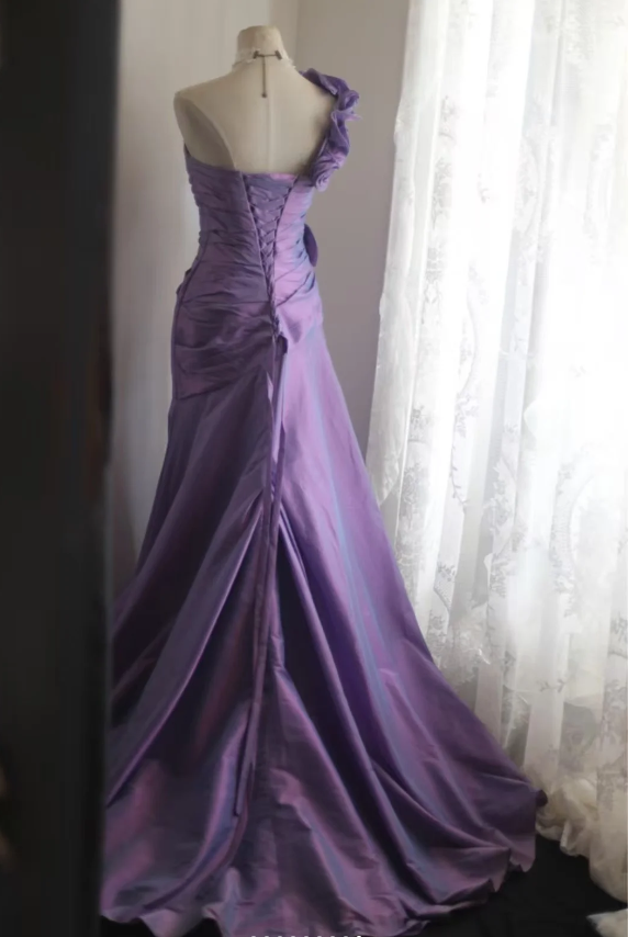 Retro Elegant Purple 3D Floral One-Shoulder Mermaid Satin Long Prom & Evening Dress - View 5 | FashionDia