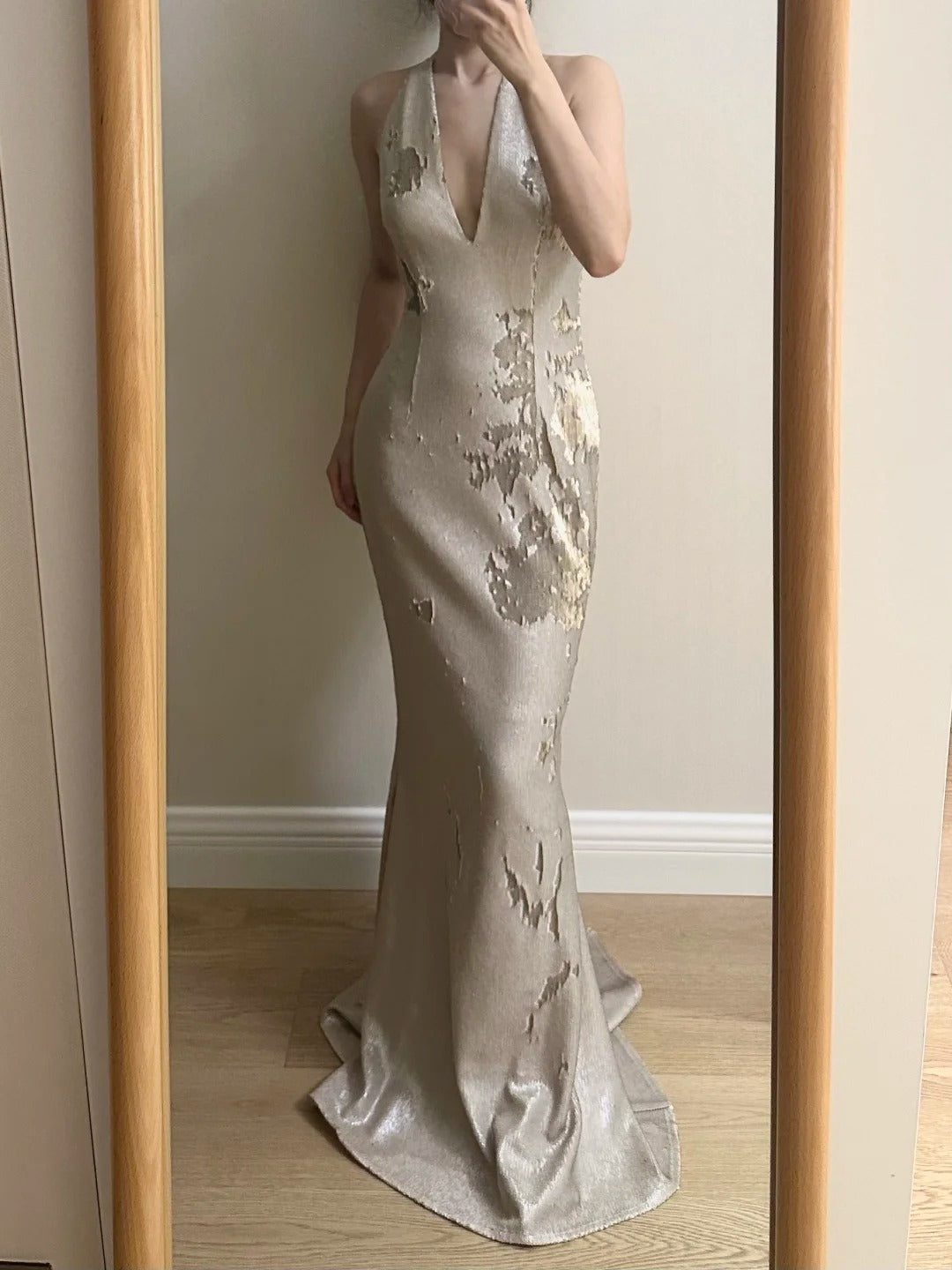 Elegant Mermaid Halter Neck Deep V-Neck Sequined Long Prom Dress Evening Dress - VelvetHem