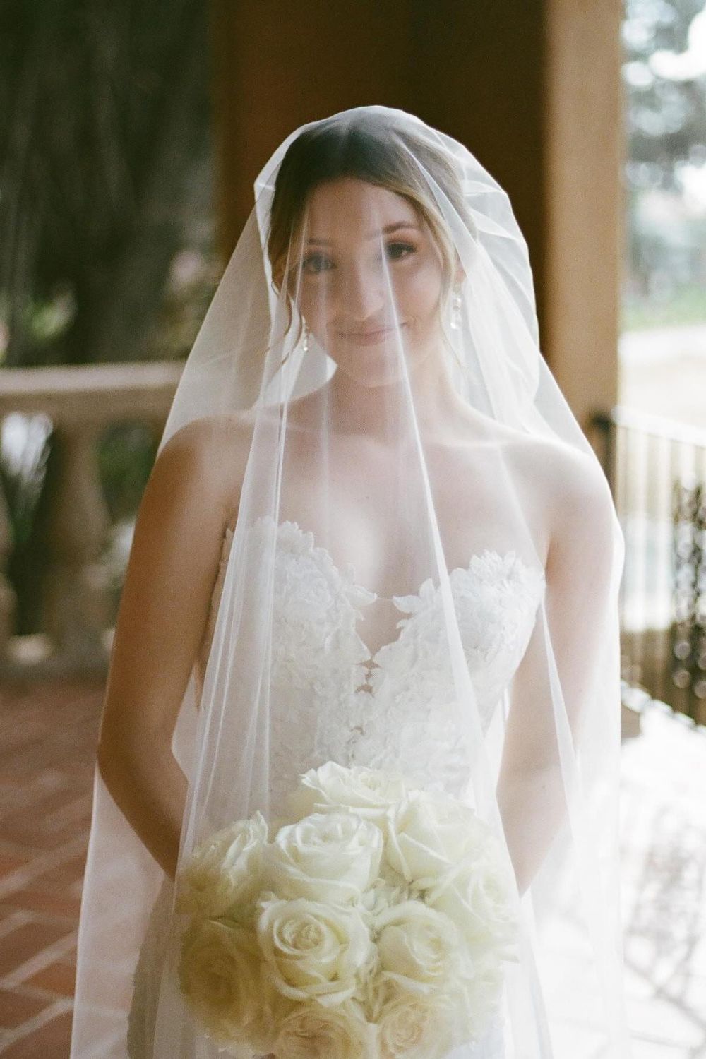 Elegant Mermaid Sweetheart White Wedding Dress with Appliques