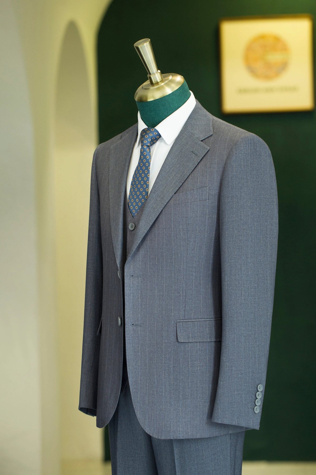 Subtle Pinstripe Grey Wool Three Piece Suit for Grooms and Business (ZD17096)