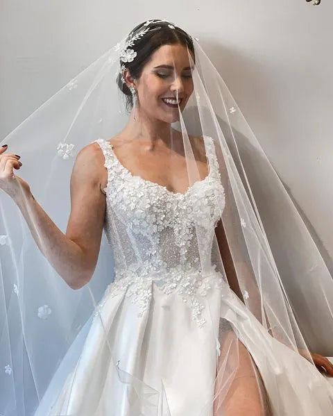 Pretty V Neck Floral Pearls A-line Wedding Dress Spaghetti Strap Flowers Satin Bridal Dresses Side Slit Backless Wedding Gowns