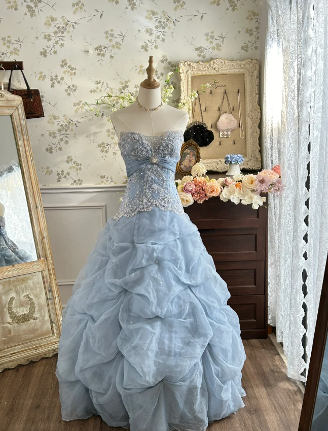 Vintage Princess Light Hazy Blue Strapless Lace Embroidered Tulle Ball Gown Evening Dress