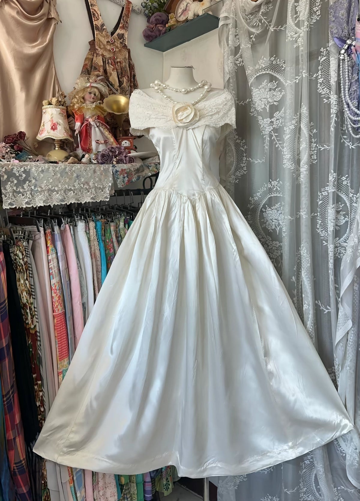 A-Line Ivory Vintage Bridal Dress Satin Simple Wedding Dress