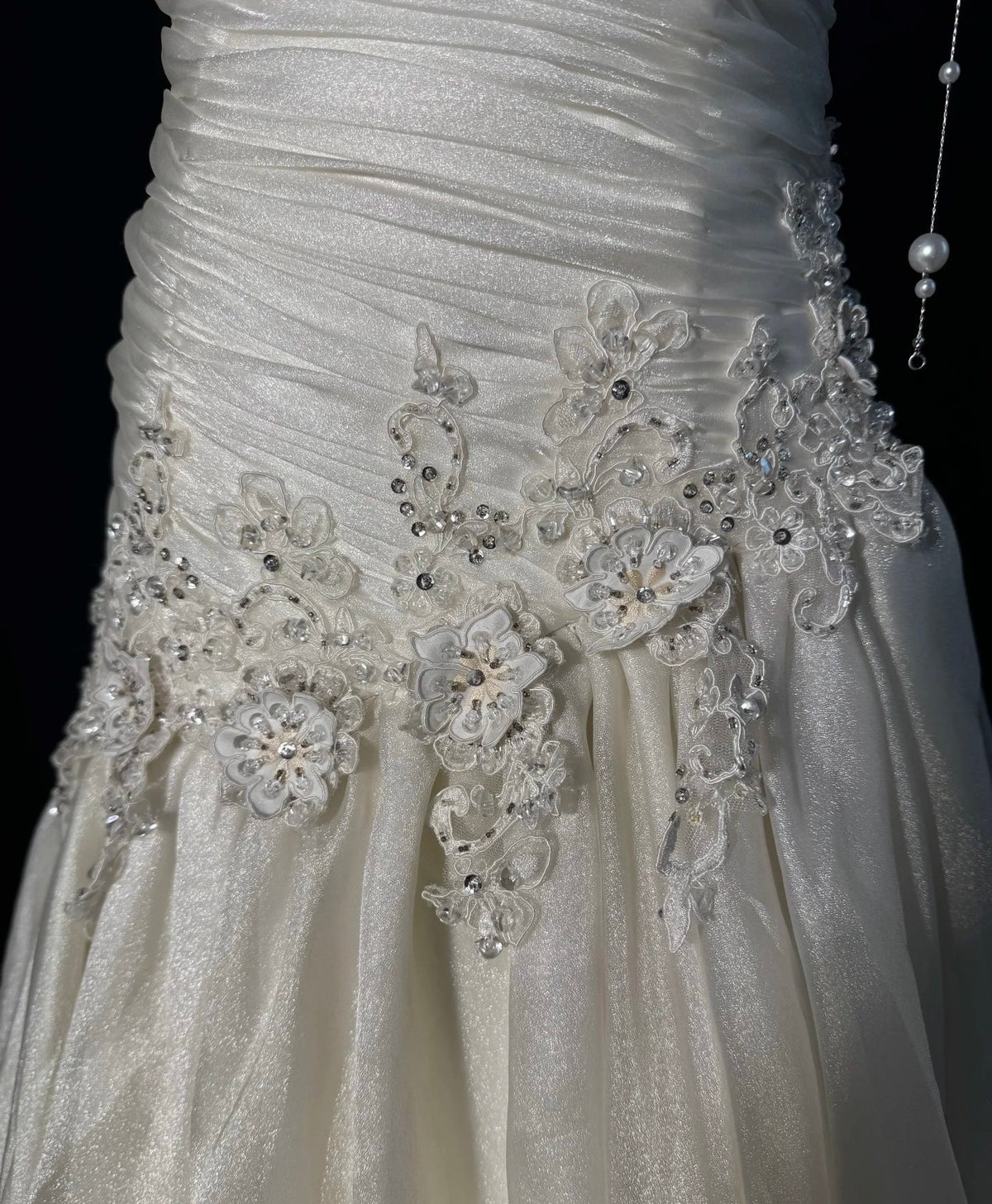Strapless Ivory Tulle Wedding Dress Applique Elegant Gown For Bridal
