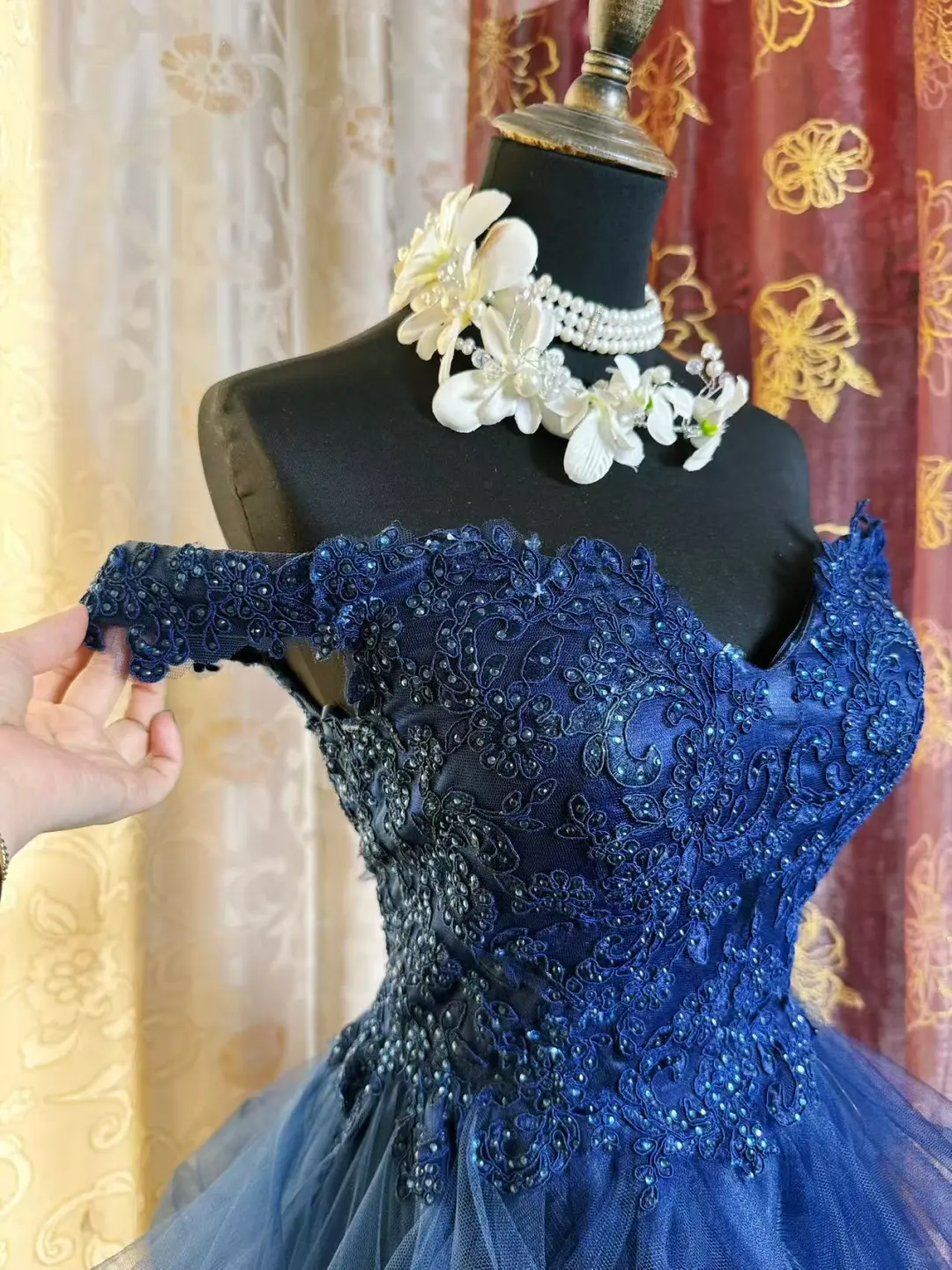 Vintage Navy Blue Tulle Appliques A-Line Short Homecoming Dress Off-the-Shoulder 19th Birthday Outfits - View 6 | FashionDia